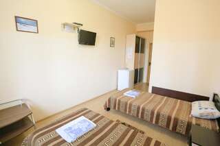 Отель Mini Hotel Pale Черноморск Стандартный двухместный номер с 1 кроватью или 2 отдельными кроватями-2